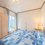 Euroville-4 By Interhome Lägenhet *